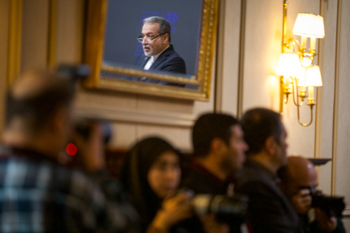 عراقچی: شهید سلیمانی گفتمان مقاومت را از حصار مفاهیم نظری و شعاری خارج ساخت