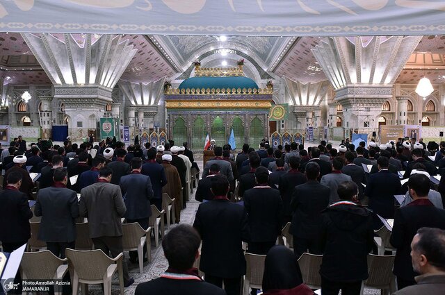 تحلیف قضات جدیدالورود دستگاه قضایی در حرم امام(ره) برگزار شد